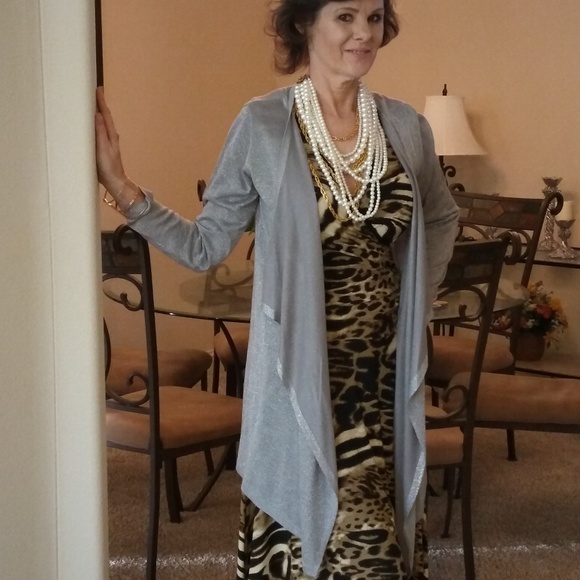 Jungle Animal Print Midi Dress Tan Black stretch 3/4 long sleeve v neck Rouched - Picture 6 of 11